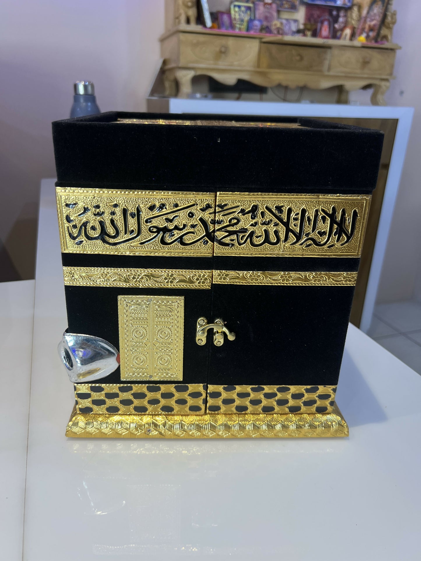 Premium velvet Kaaba replica luxury Islamic gift and decor box