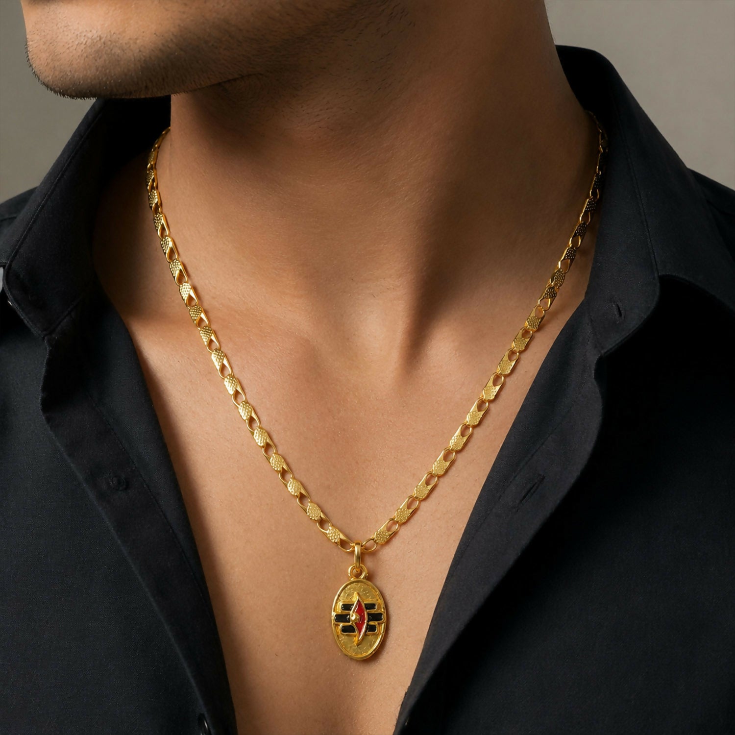Elegant gold finish Shiva Tilak pendant chain for men and women