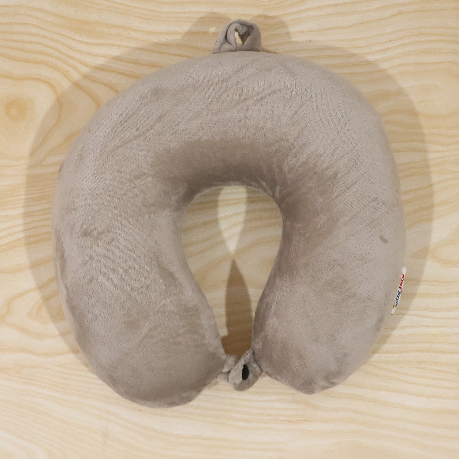 U-Shaped Travel Neck Pillow, Soft Velvet Support Pillow for Travel (1 Pc)