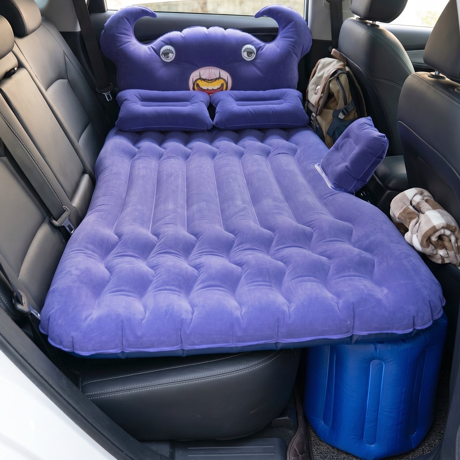 Inflatable car bed set with cushions and pump