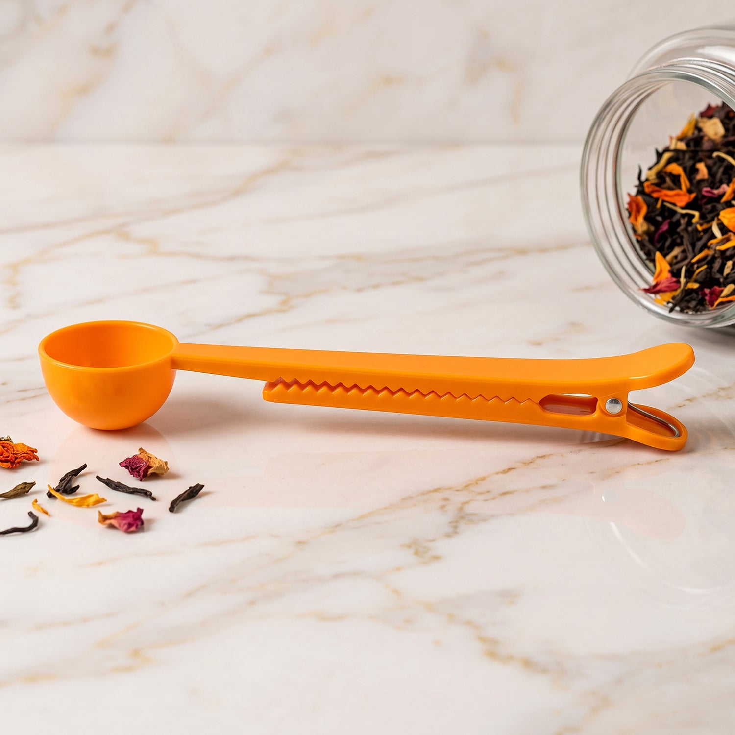 Multipurpose Plastic Kitchen Clamp 2 in 1 Measuring Scoop Bag Clip (1 Pc)