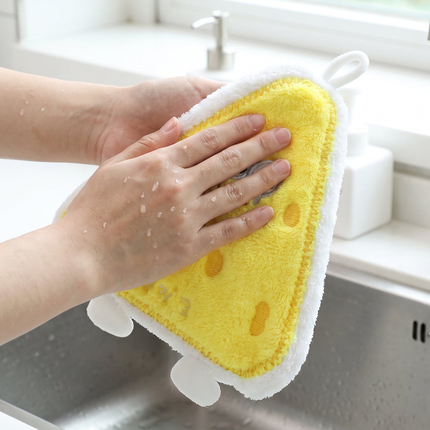 Cartoon Microfiber Hanging Hand Towel Quick Dry Kitchen Wipe Cloth (1 Pc)