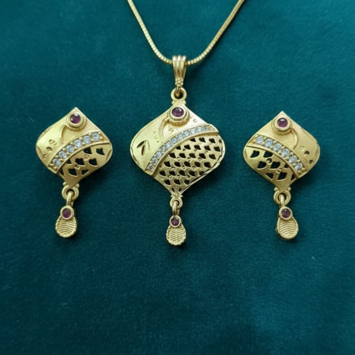 Elegant Gold Pendant and Earring Set Stylish Traditional Jewelry Set for Women