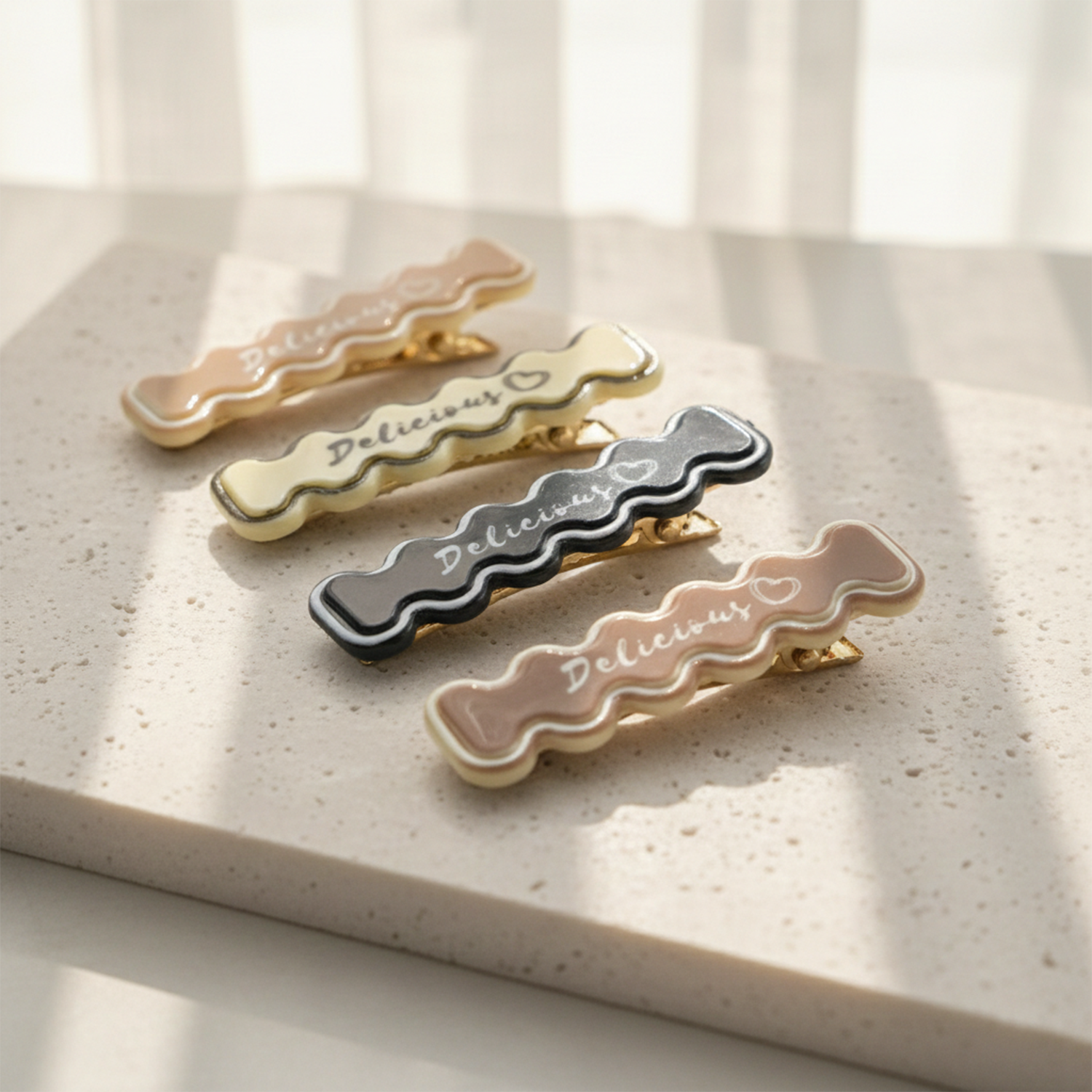 Elegant Design Hair Clips (4 Pc)