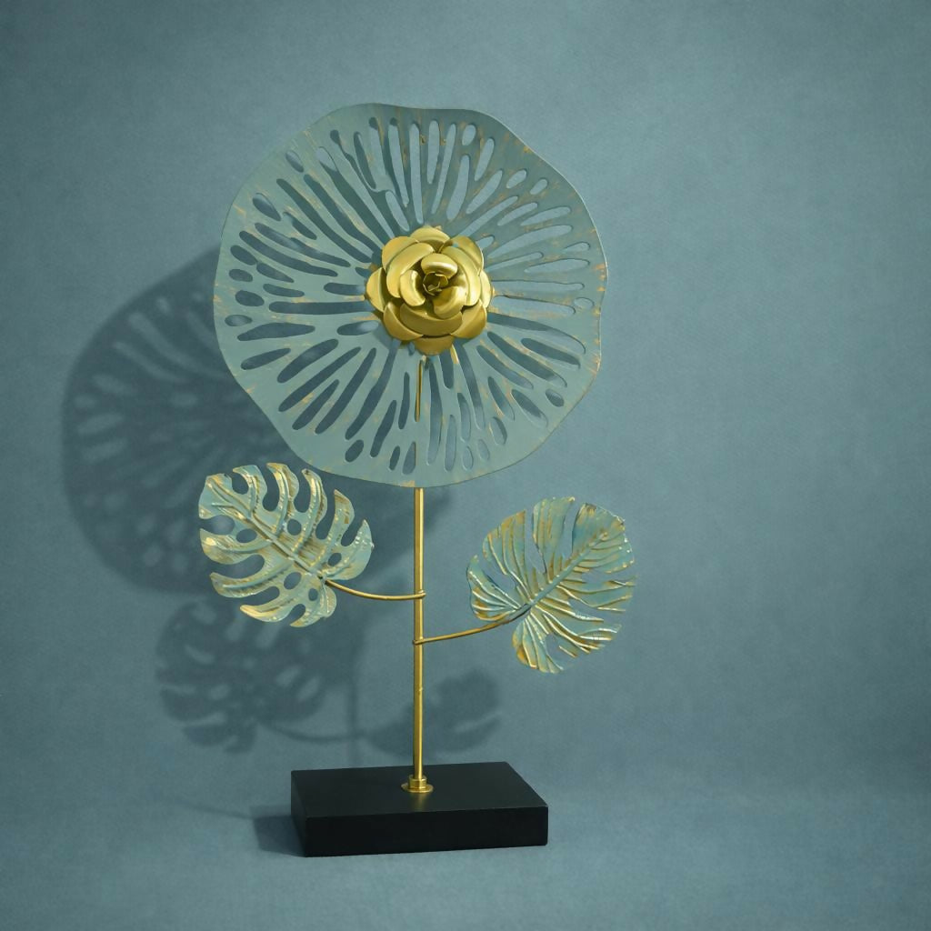 Contemporary metal flower table decor with sturdy base