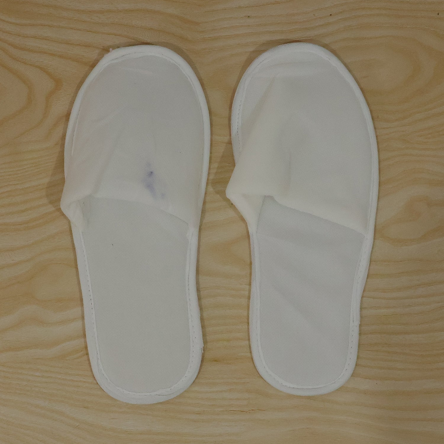 Soft Closed Toe Slippers for Hotel Spa Guest and Home White 28 x 11 cm (1 Pair)