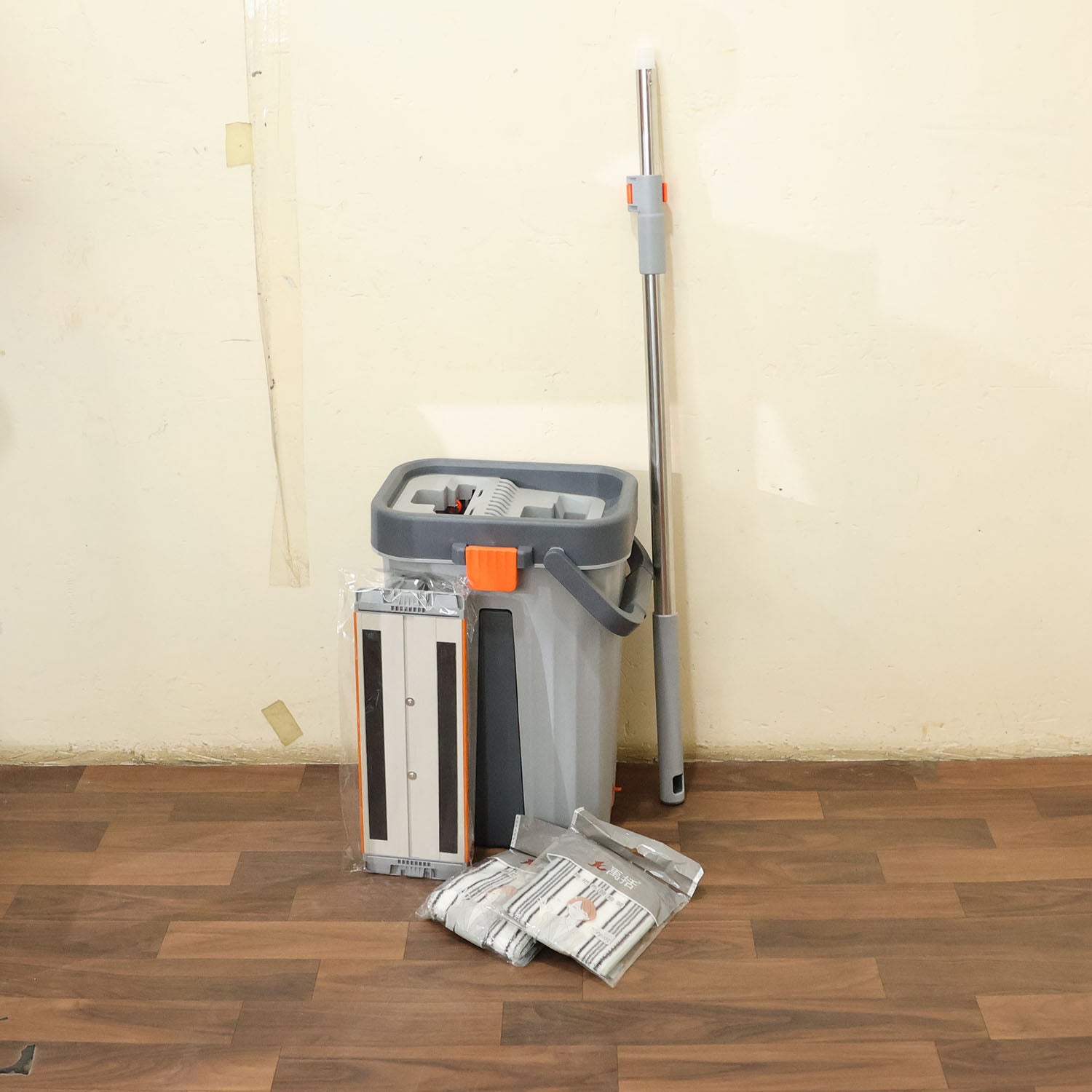 Small Size Multipurpose Flat Mop Cleaning Bucket Set