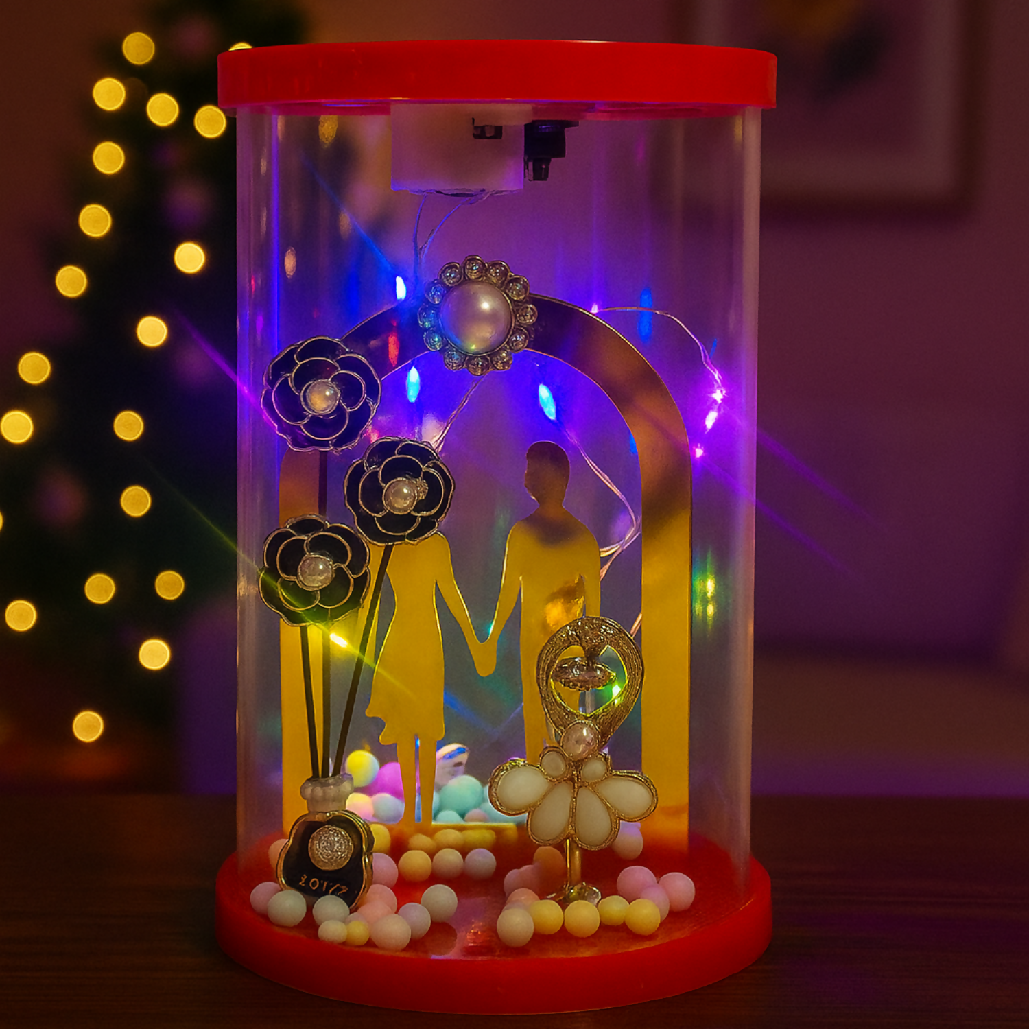 Romantic Couple Dome LED Night Lamp with Artificial Flowers & Pastel Beads | Transparent Acrylic Cylinder Gift Light | Decorative Showpiece for Bedroom, Living Room & Gifting – Warm Light, Battery Operated