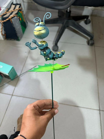 Blue Metal Caterpillar Garden Stake for Outdoor Décor – Cute Insect Yard Ornament with Leaf Base (1 PC)