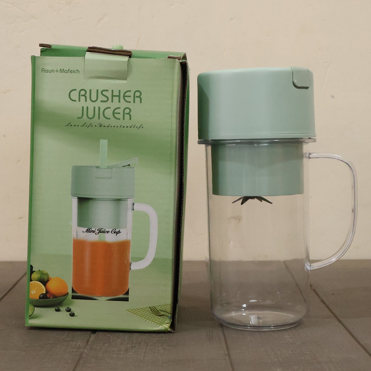 Portable Electric Juicer Mixer Grinder with 340ML Handle