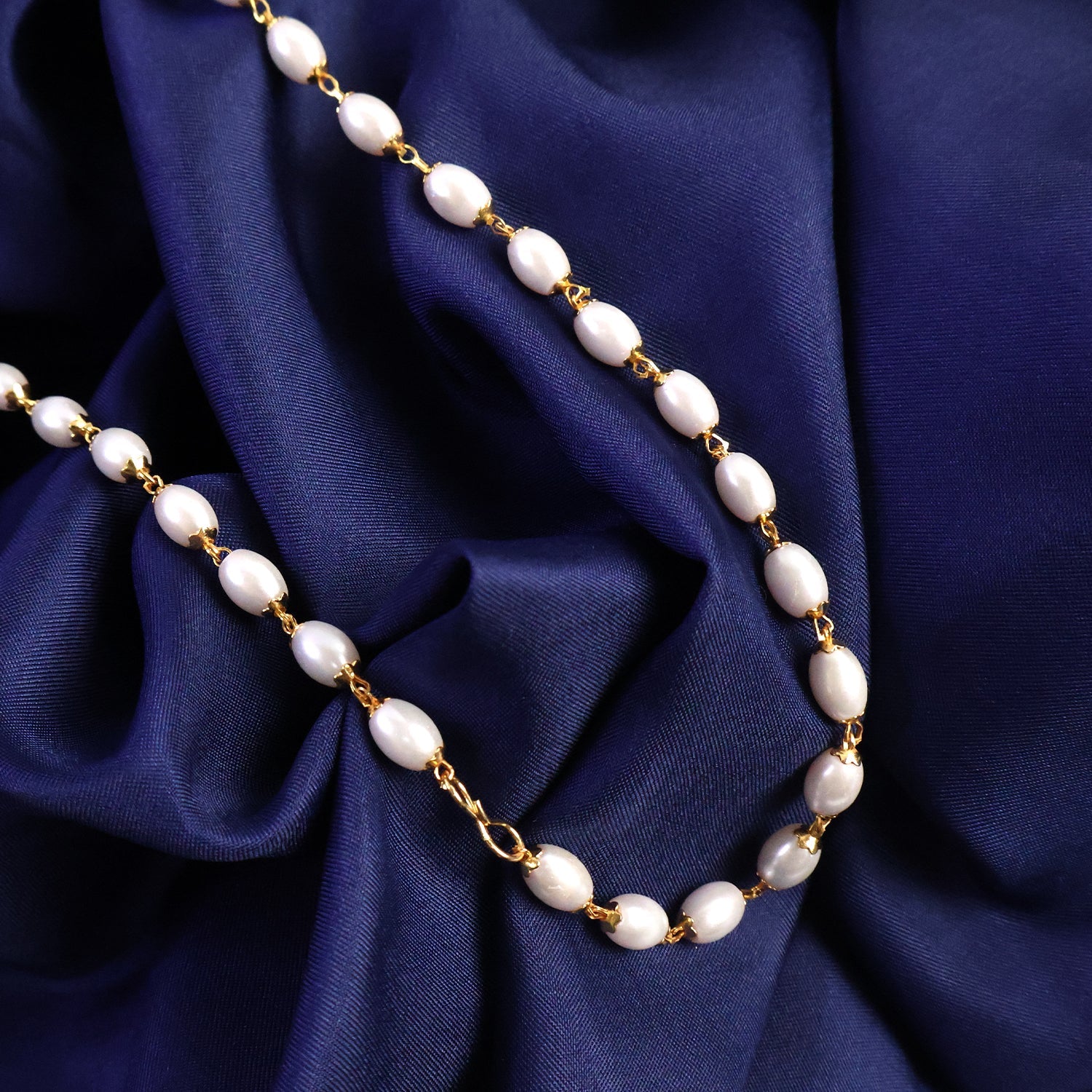 Pearl Beaded Necklace – Elegant Lightweight Gold-Tone Link Detail