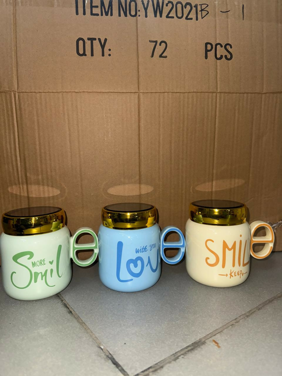 Premium Ceramic Coffee Mug with Golden Lid & Stylish Handle – Insulated Drinkware Cup for Tea, Coffee, Milk & Office Use | Leak-Resistant Lid | Cute Printed Design | Ideal Gift for Birthday, Couples, Friends & Home Décor (Pack of 1)