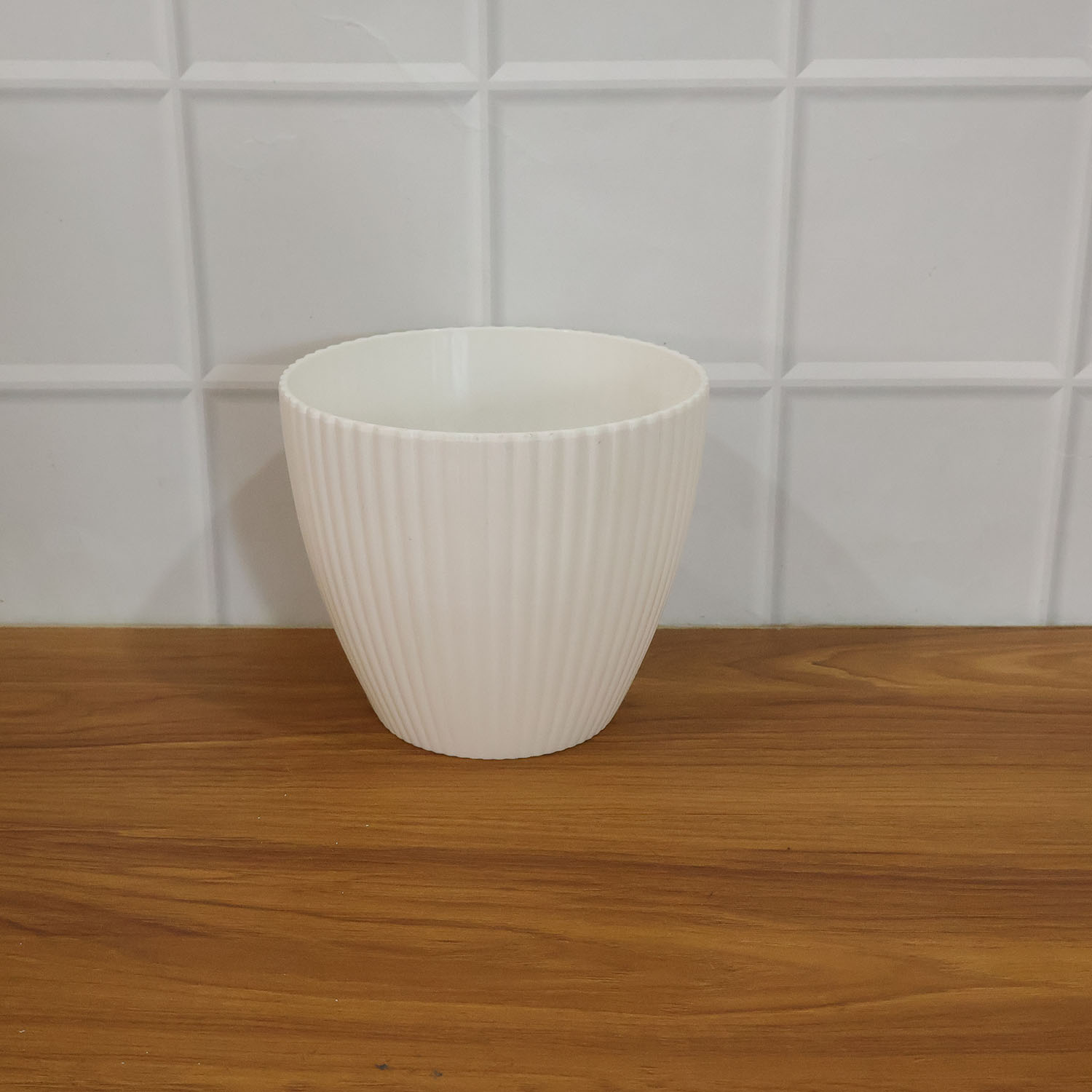 Premium White Ribbed Decorative Flower Pot (1 Pc)