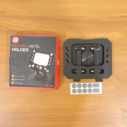 Metal tablet stand live use image