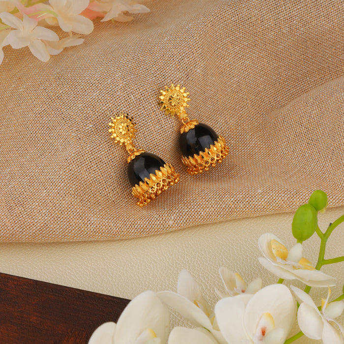 Gleaming Charm: Traditional Jumka Earrings