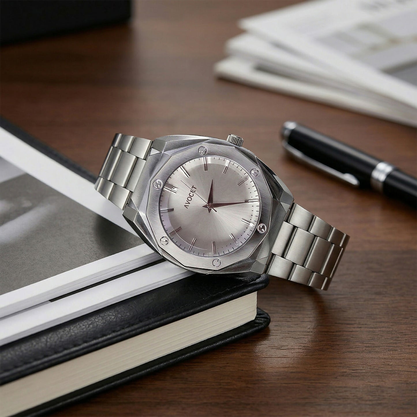 Elegant Silver Analog Wrist Watch with Classic Dial & Premium Metal Strap