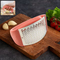 Garlic Press – Ergonomic Curve for Easy Crushing