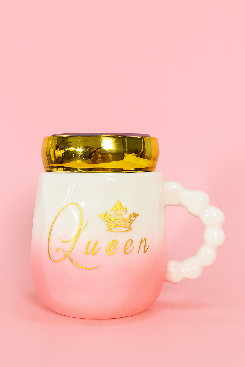 Premium Queen Ceramic Coffee Mug with Golden Lid – Elegant Pink and White Gradient Cup with Pearl Handle – Luxury Glossy Finish Mug for Tea, Coffee & Gifting