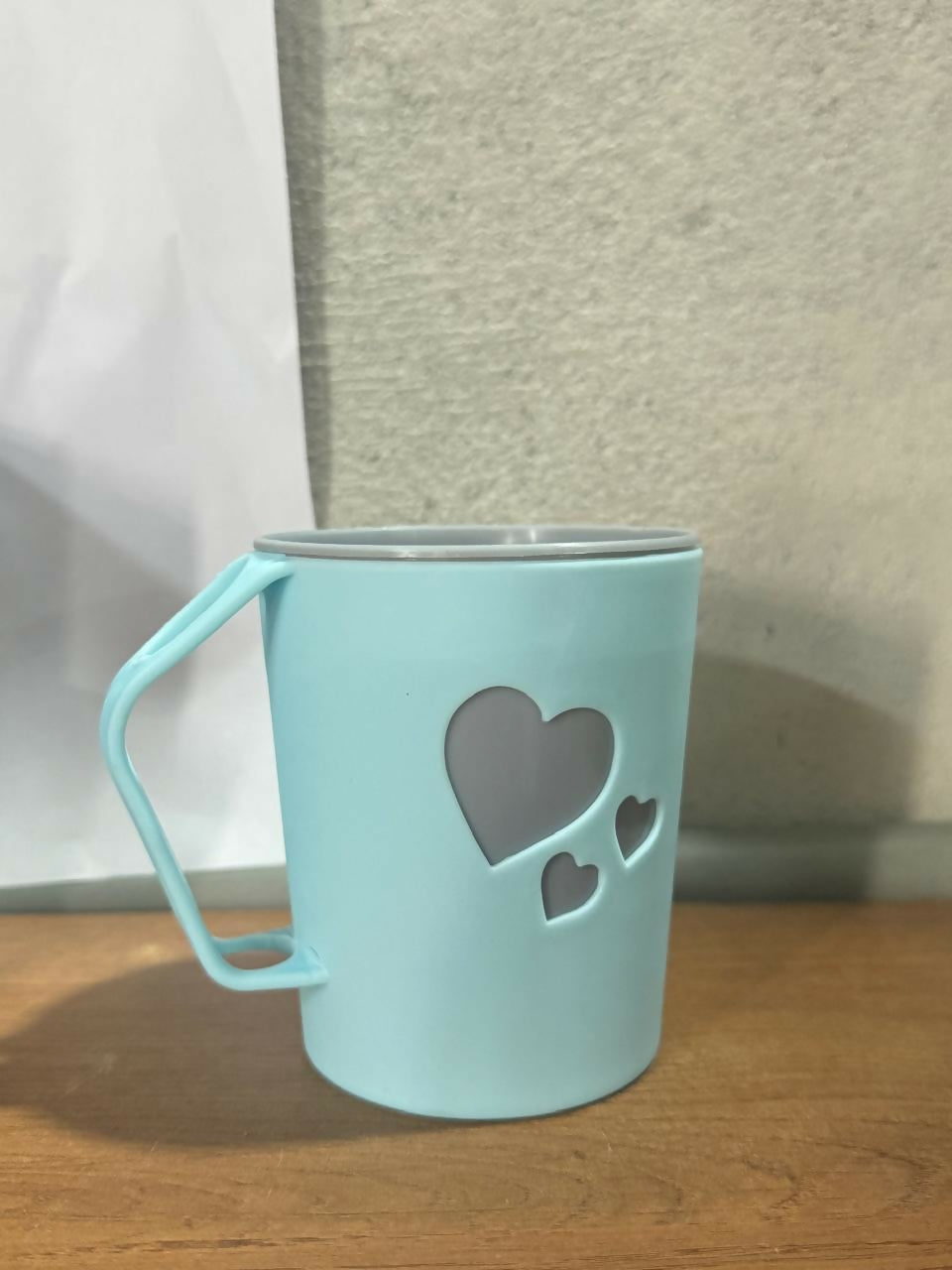 Premium Heart-Cutout Modern Plastic Mug for Kids & Adults | Lightweight Unbreakable Drinking Cup with Stylish Heart & Arrow Design | BPA-Free Multipurpose Water, Milk, Coffee & Juice Mug for Home, Office, Travel & Gifting