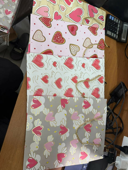 Heart Print Gift Paper Bag with Handle for Special Occasions