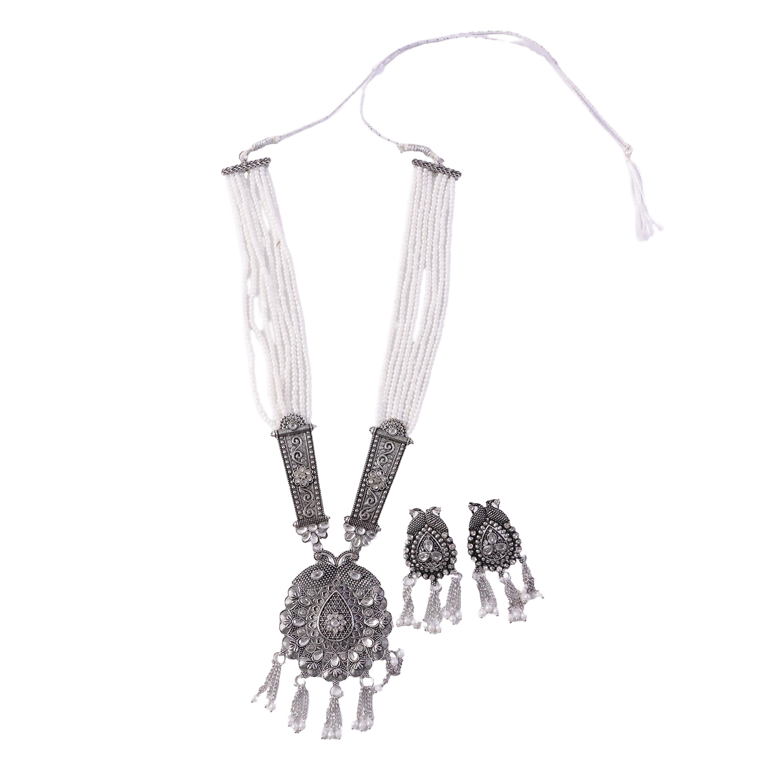Pendant detail on pearl necklace