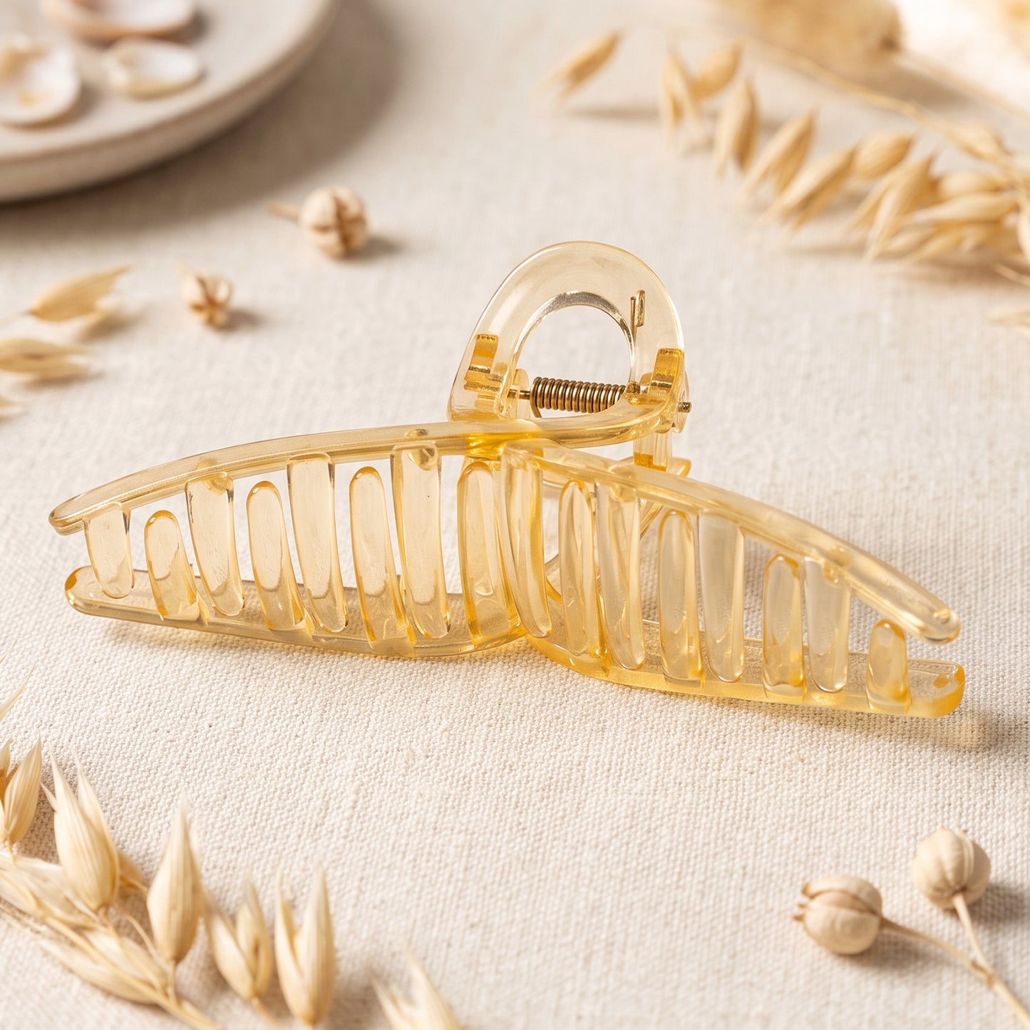 Stylish Plastic Hair Clip Transparent Claw Clutcher for Women (1 Pc)