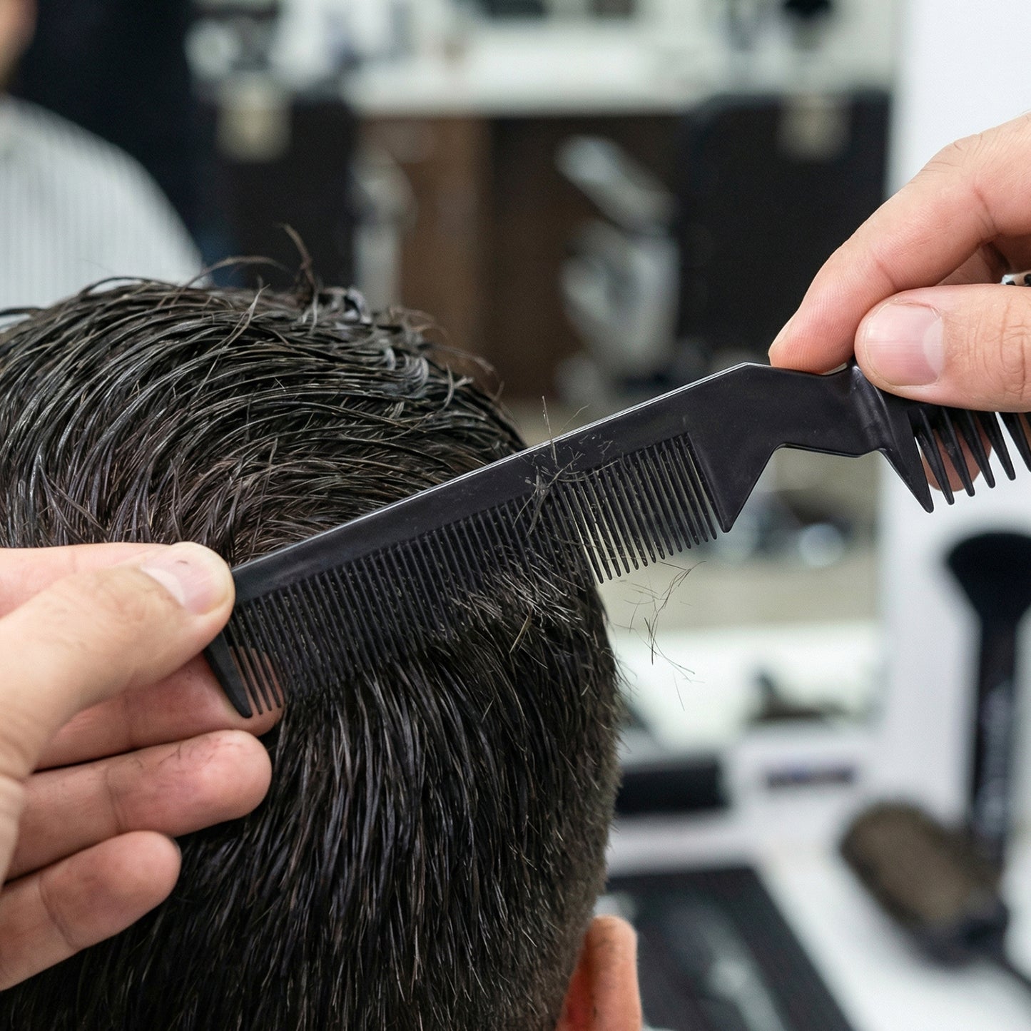 Hair cutting scissor with comb