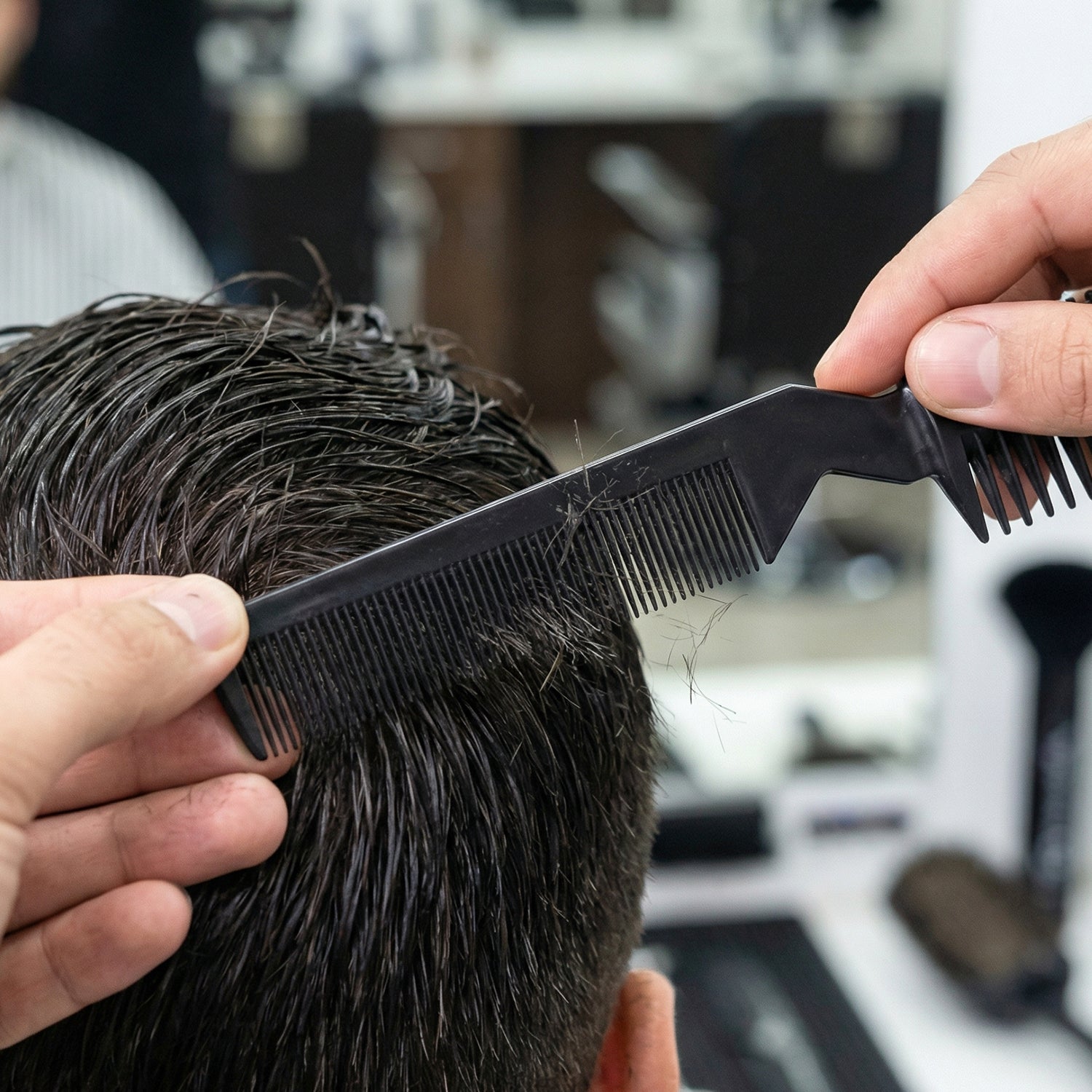 Hair cutting scissor with comb