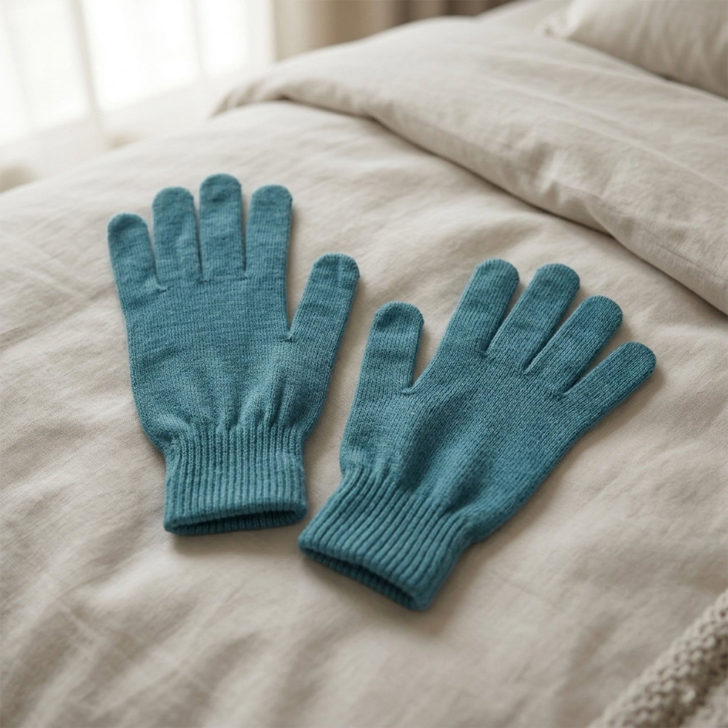 soft woolen hand gloves
