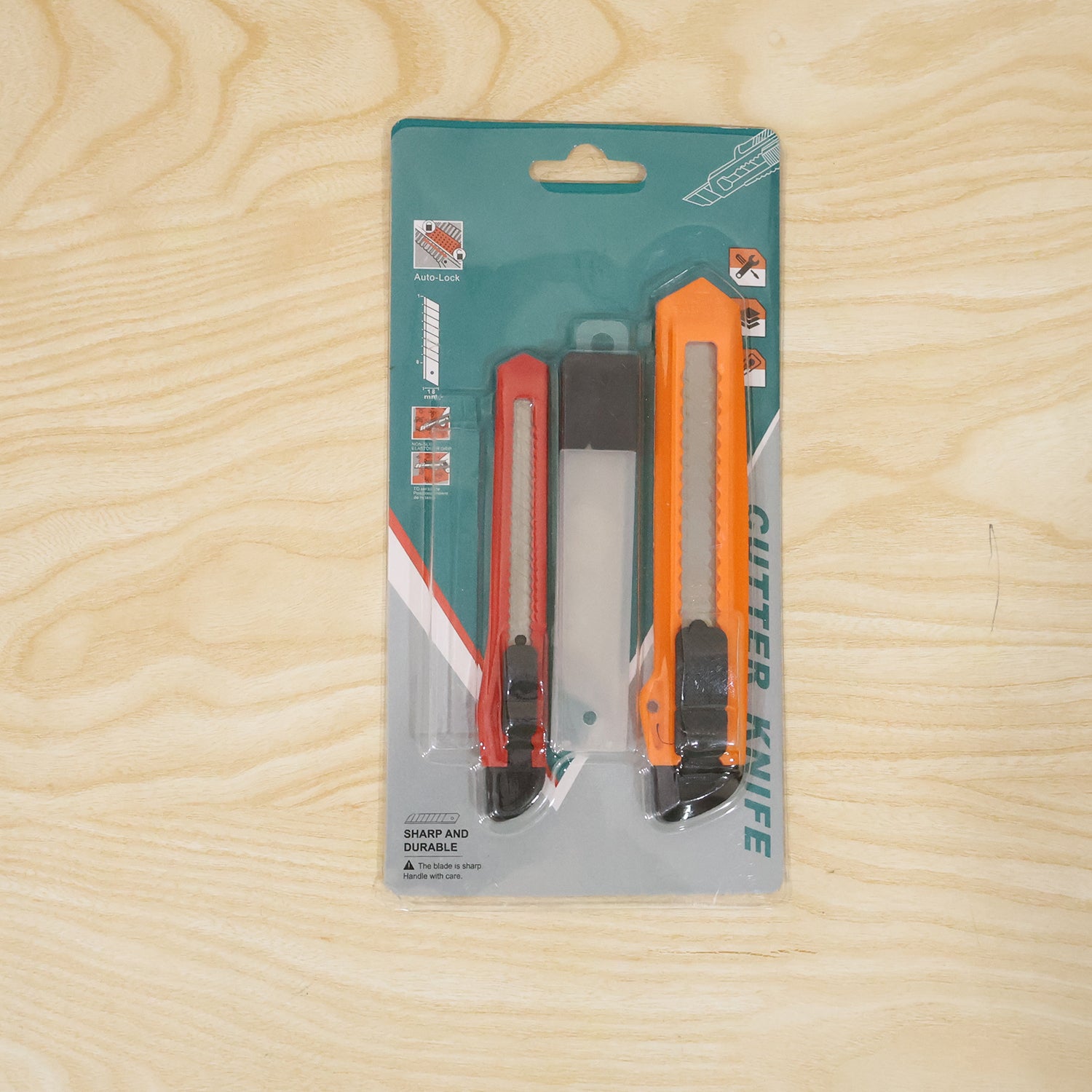 Professional Utility Knife Cutter Set with Extra Snap Off Blades (1 Set)