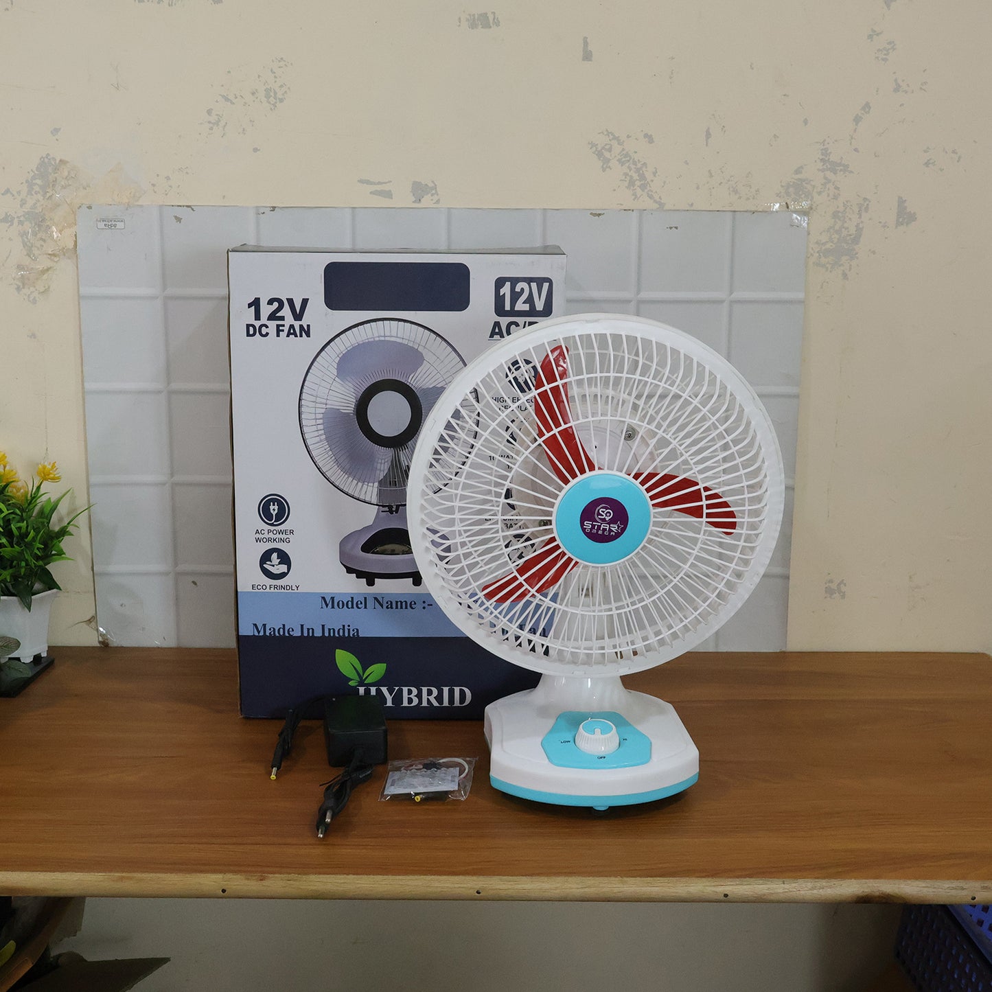 Portable cooling fan with rechargeable battery