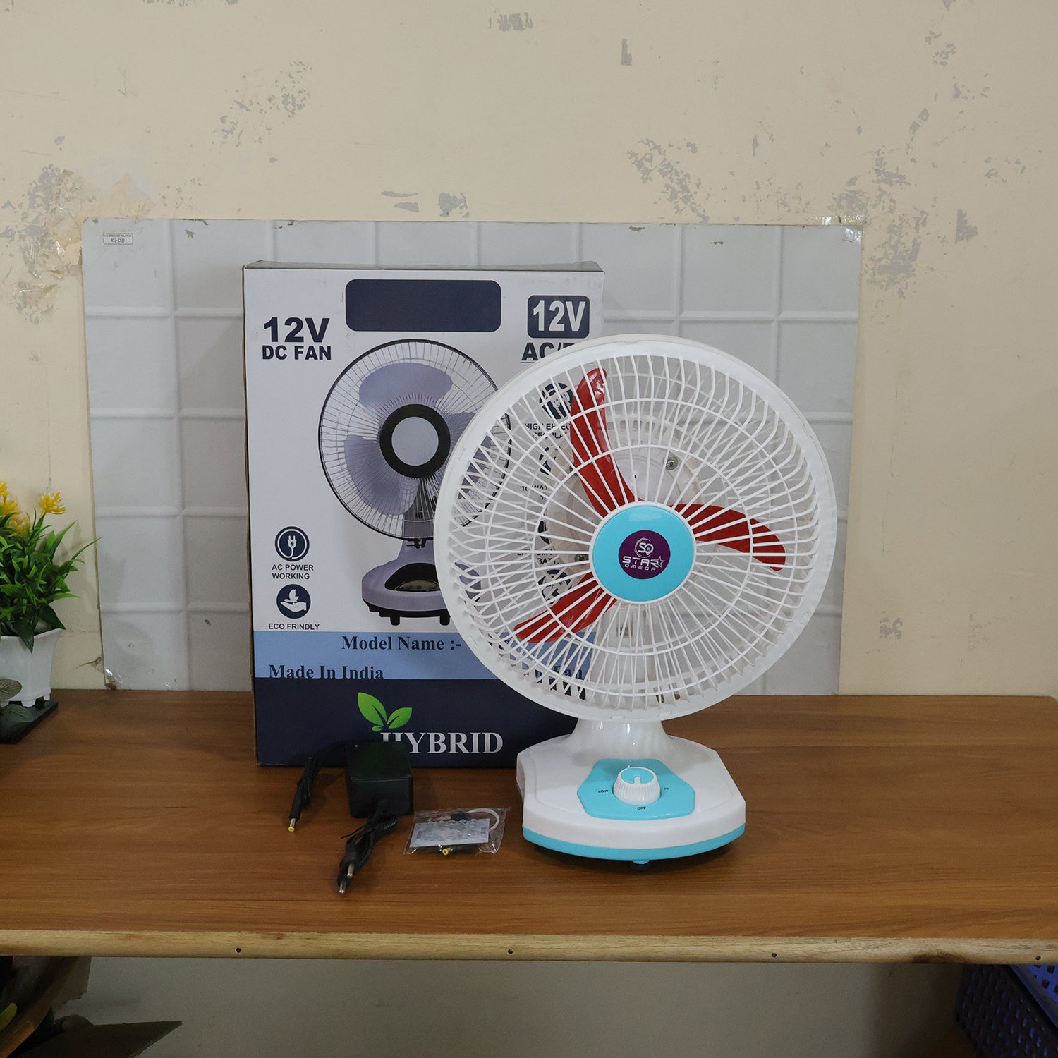 Portable cooling fan with rechargeable battery