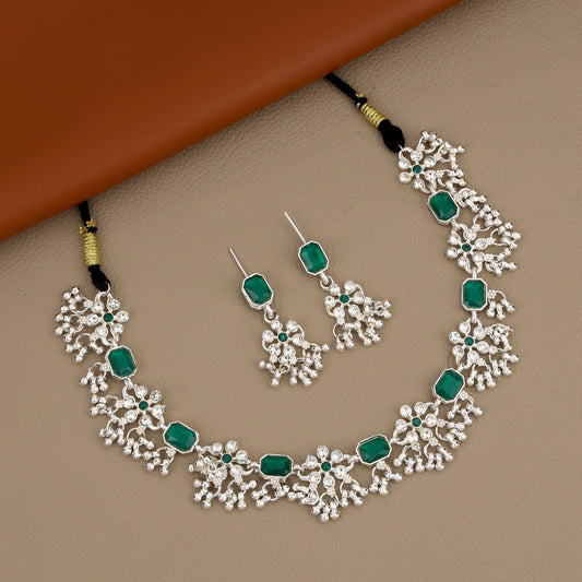 Oxidized Silver Green Teardrop Scallop Choker Set