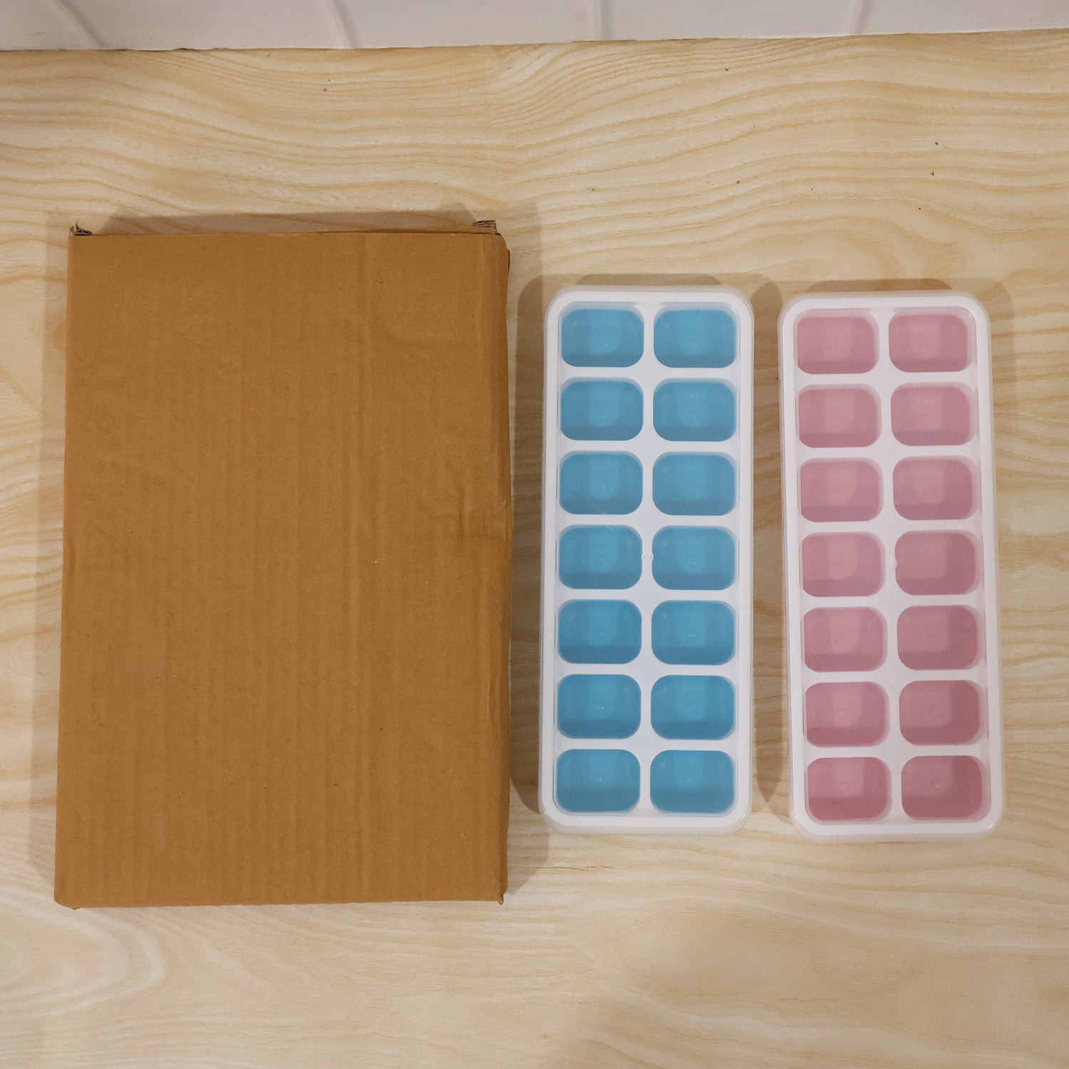 Multipurpose Plastic Ice Cube Tray with Lid, 28 Cubes (Pack of 2)