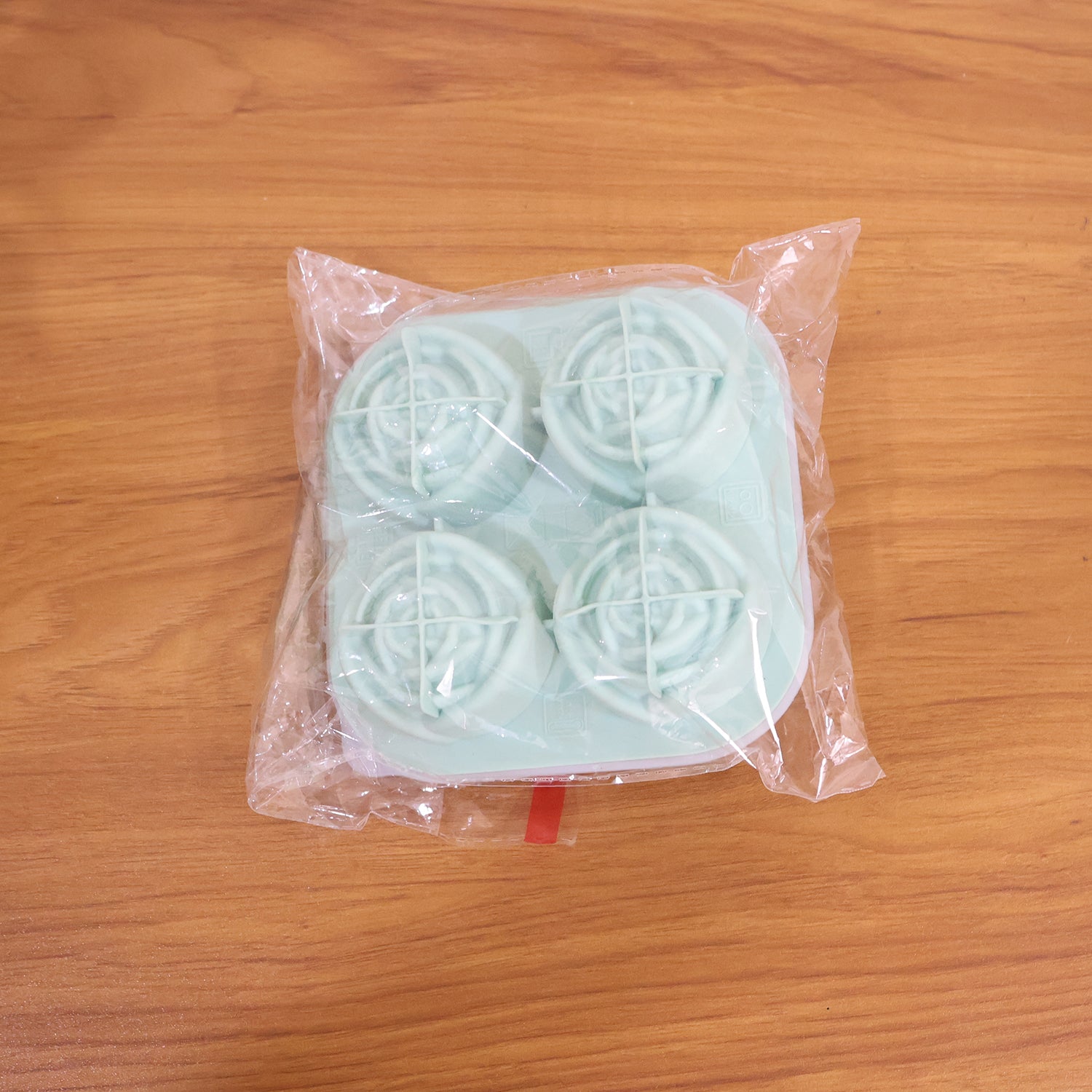 4-Grid Rose-Shape Ice Cube Tray Mold with Lid