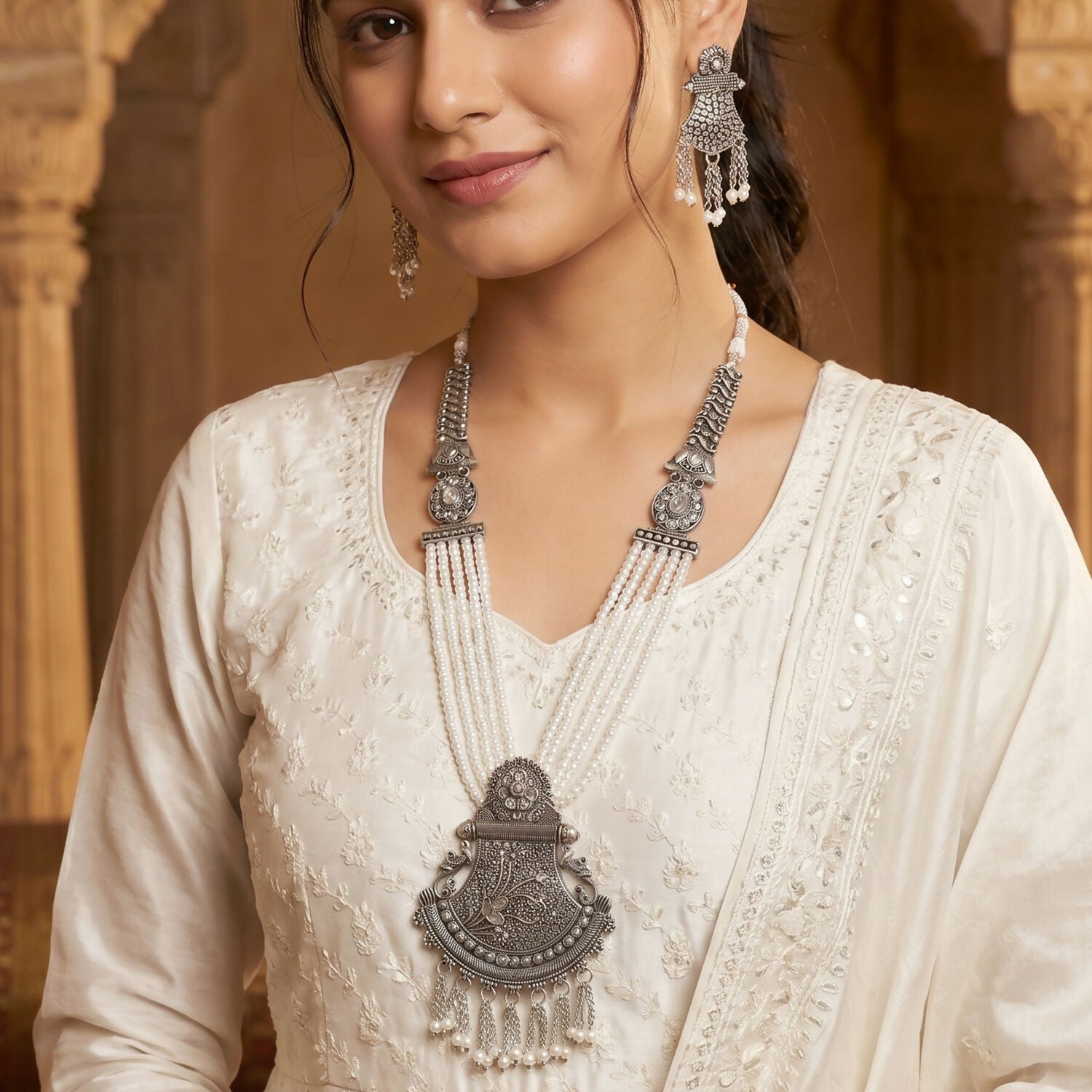 Multi-strand traditional silver necklace with pendant