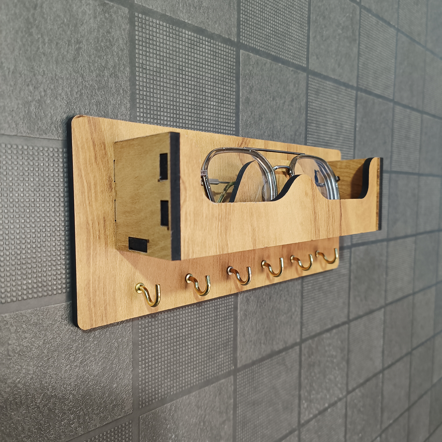 Wooden Wall Mounted Key Holder with Shelf for Mobile, Glasses and Daily Items