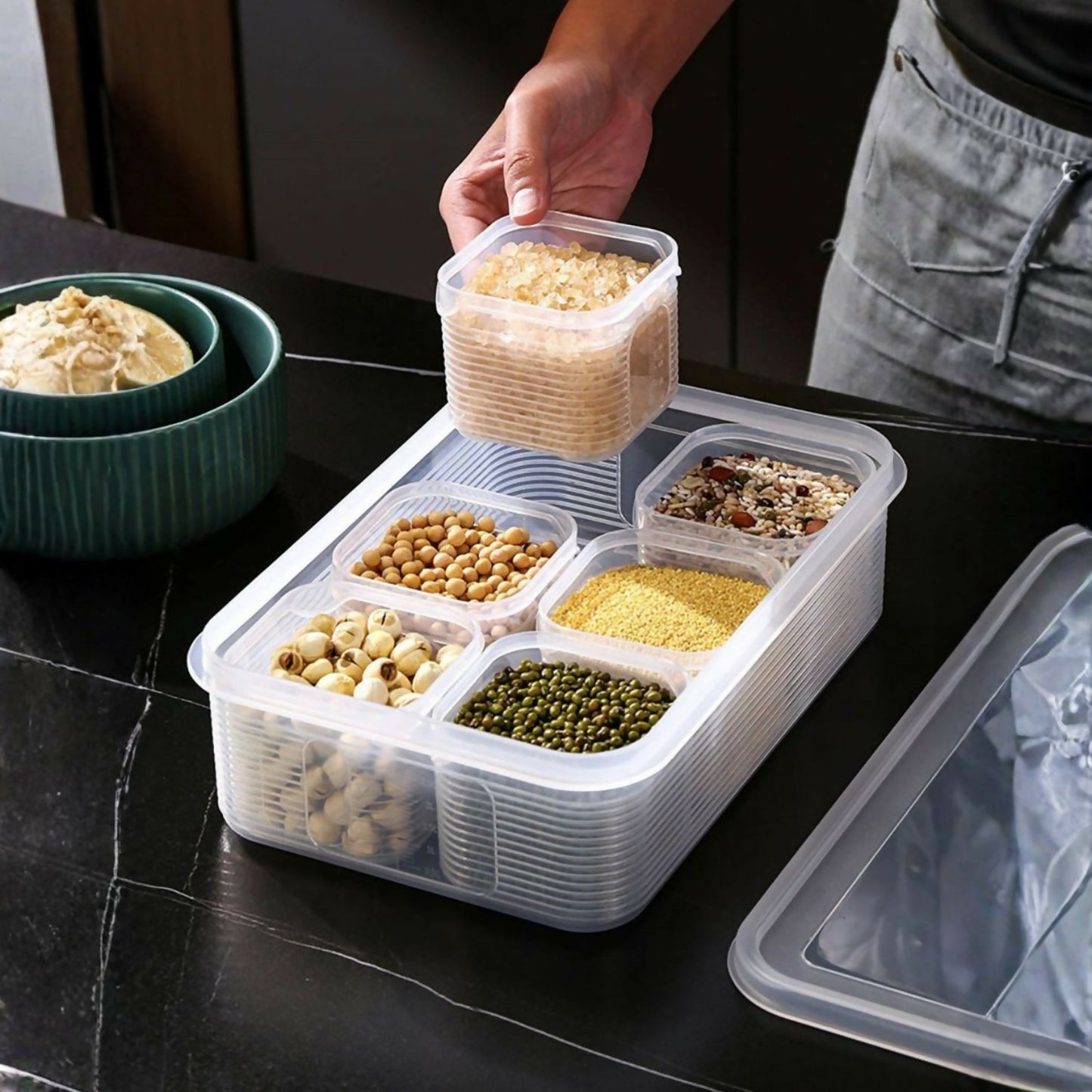 Multi-Compartment Fresh Storage Container with lid