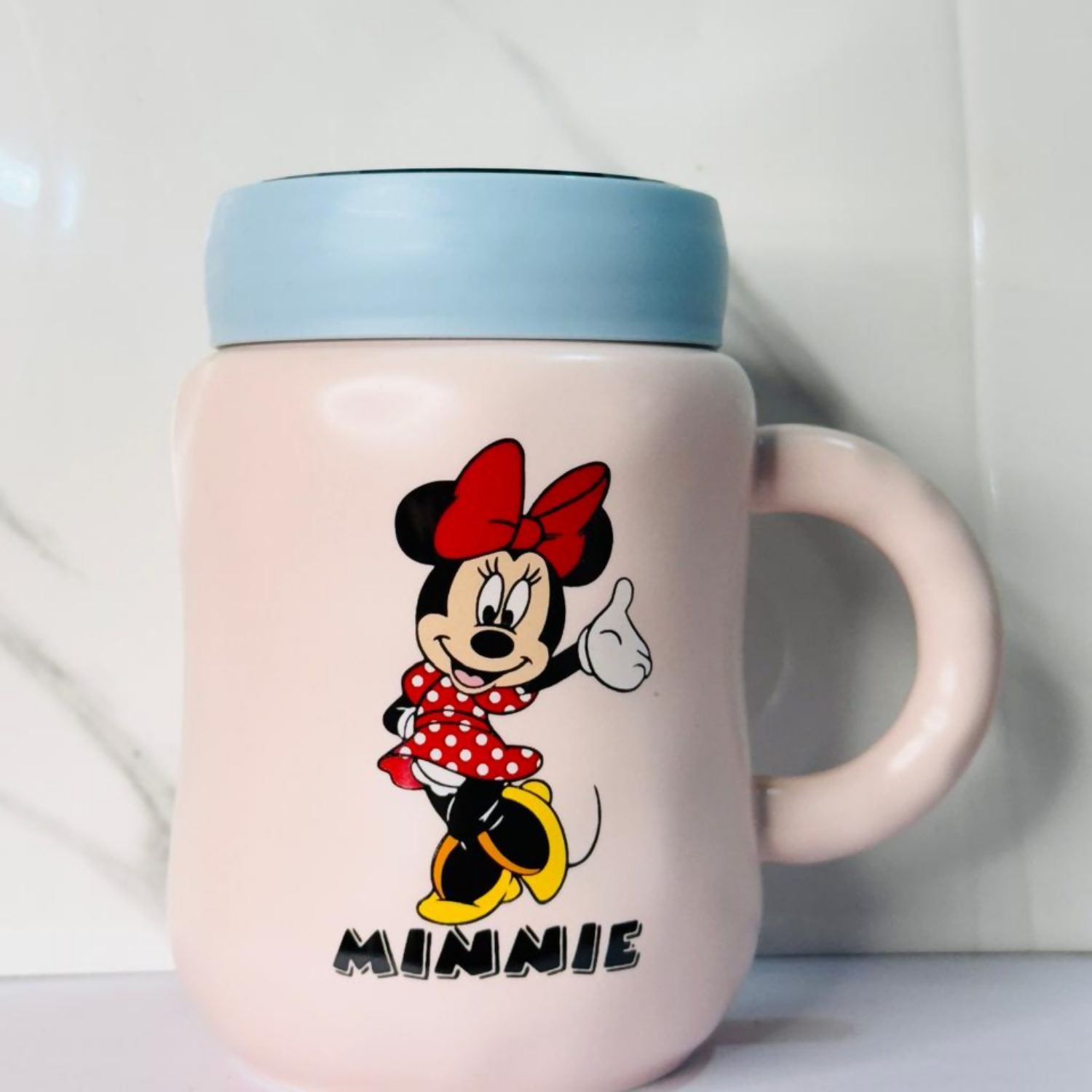 Pastel Pink Ceramic Cartoon Mug with Lid – Cute Character Print Coffee & Tea Cup – 350 ml Matte Finish – Ideal Gift for Kids & Adults