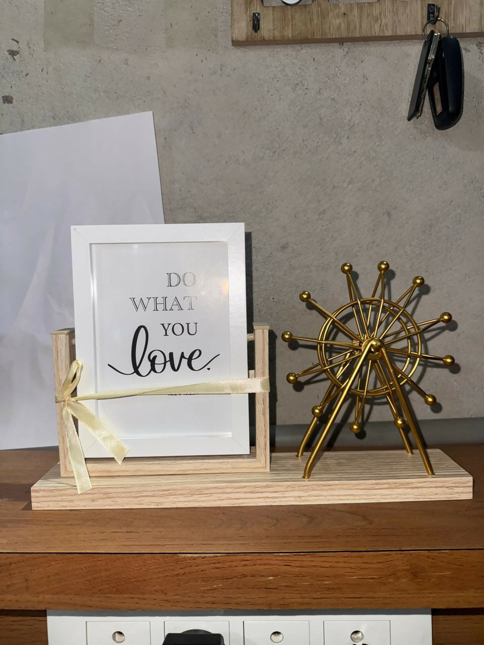 Premium Wooden Base Ferris Wheel Decorative Showpiece with Inspirational “Do What You Love” Photo Frame | Modern Home Decor Table Accent | Gift for Birthday, Anniversary, Housewarming | Living Room, Bedroom, Office Decoration