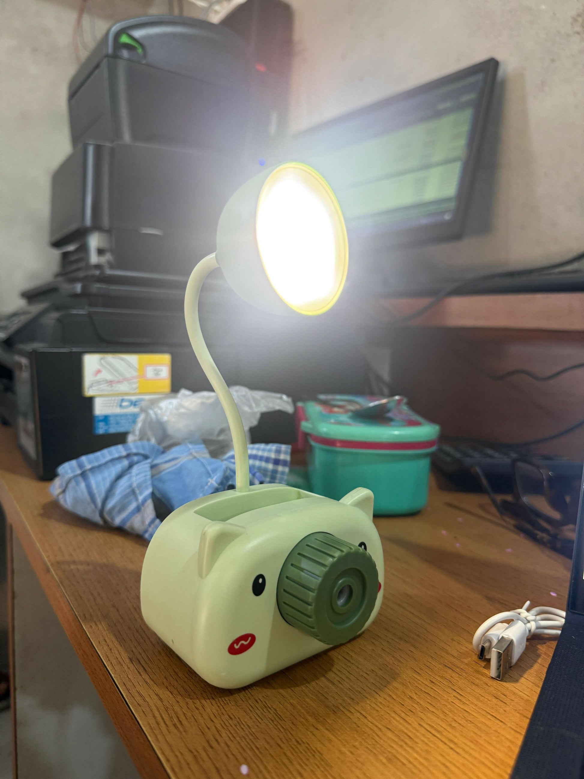 Green Kids Desk Lamp with Pencil Sharpener and Pen Holder Study Table Light