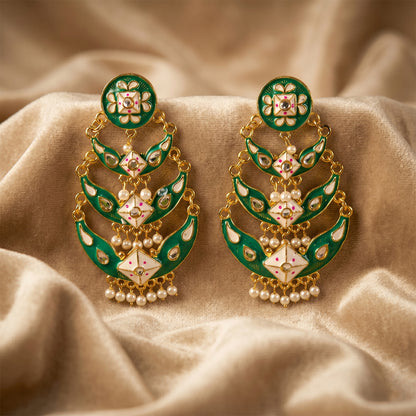 Pearl hanging accents on Emerald Pista earrings