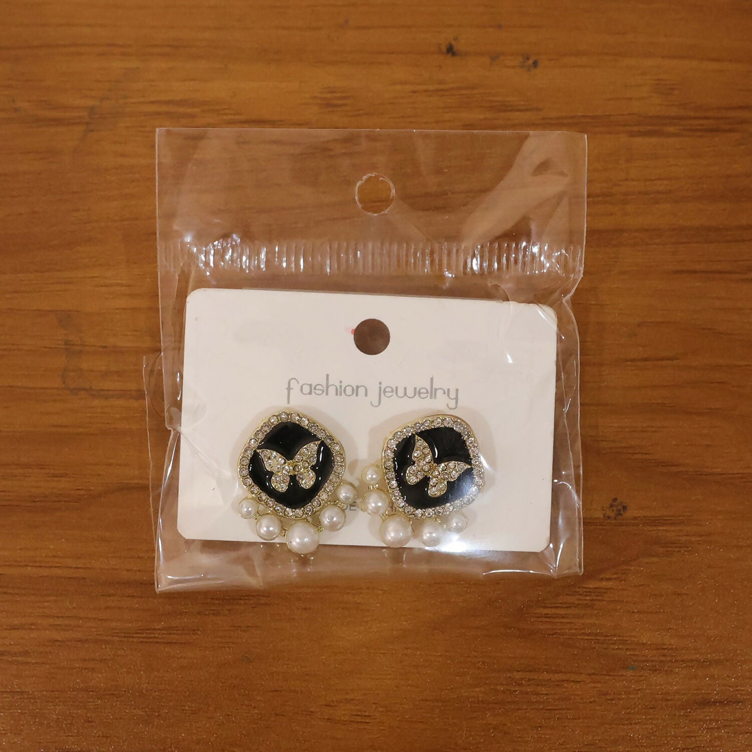 Luxury Butterfly Pearl Stud Earrings for Women And Girls