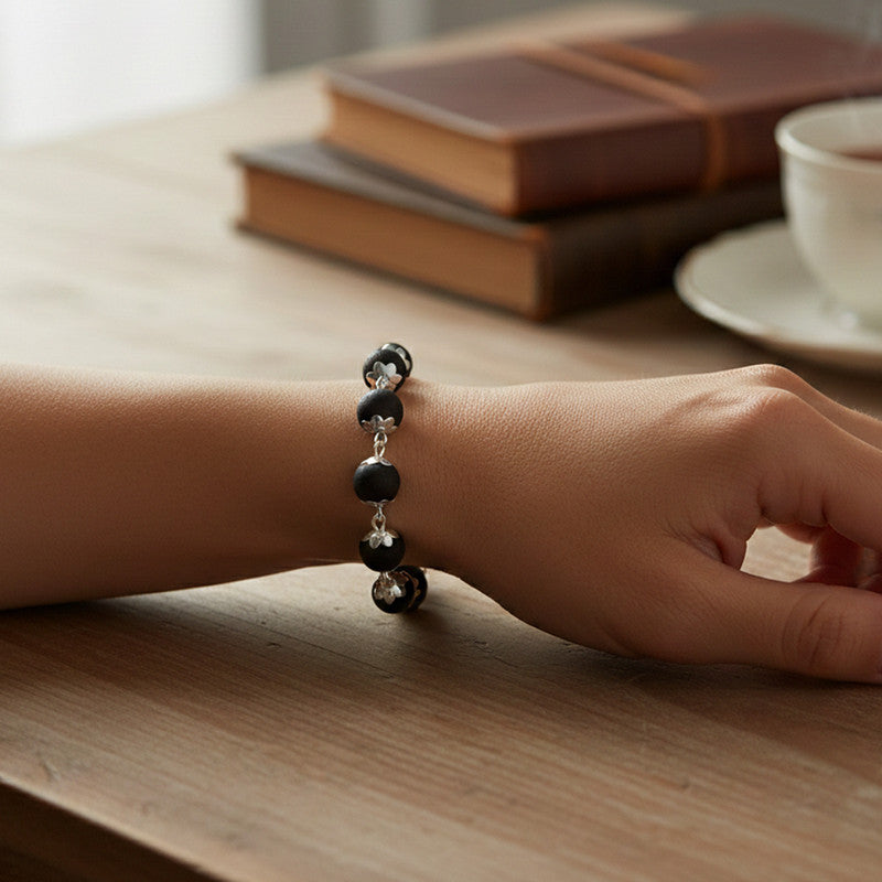 Karungali Bead Bracelet with Silver Finish Links for Daily Wear