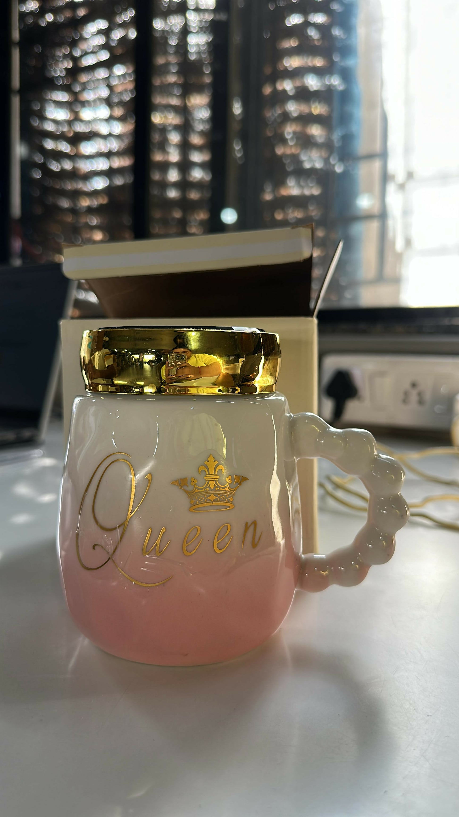 Premium Queen Ceramic Coffee Mug with Golden Lid – Elegant Pink and White Gradient Cup with Pearl Handle – Luxury Glossy Finish Mug for Tea, Coffee & Gifting