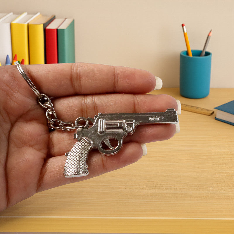 Revolver Shape Metallic Keychain – Stylish Gun Design Keyring