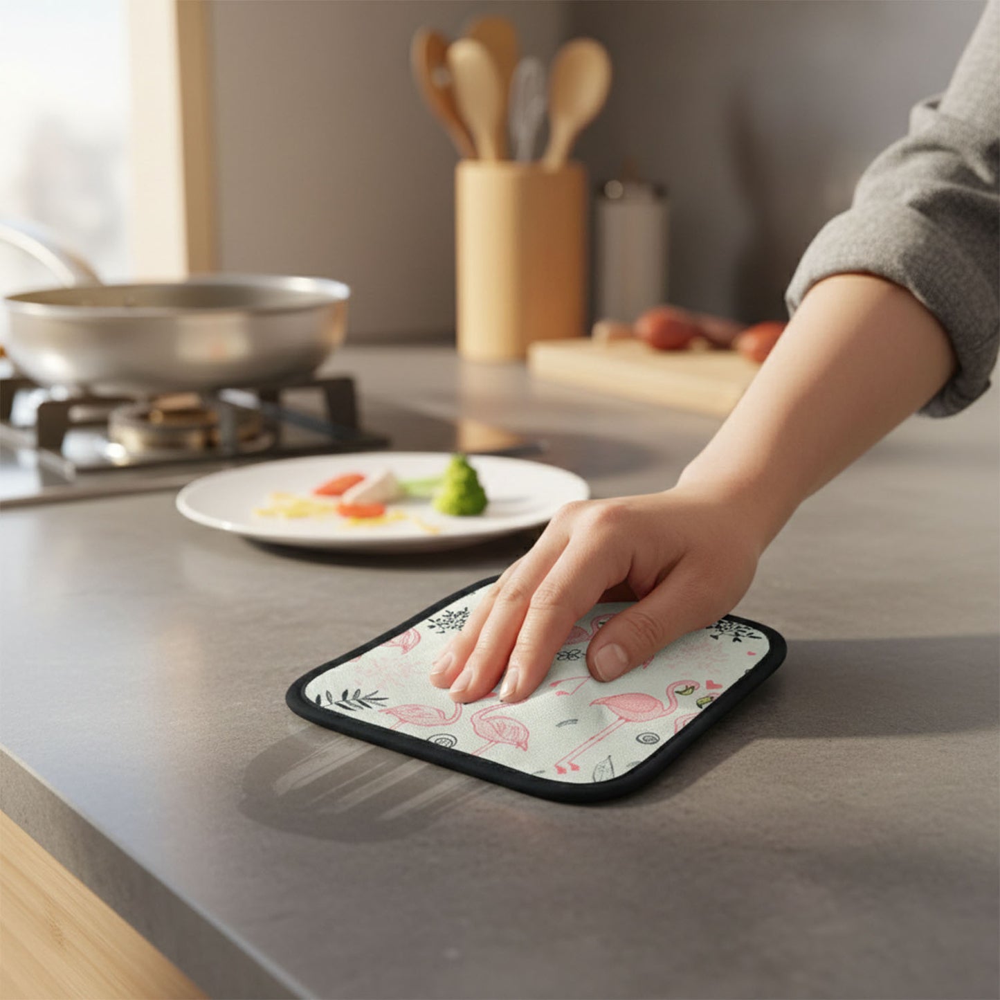 Table protection mat for hot pots and pans