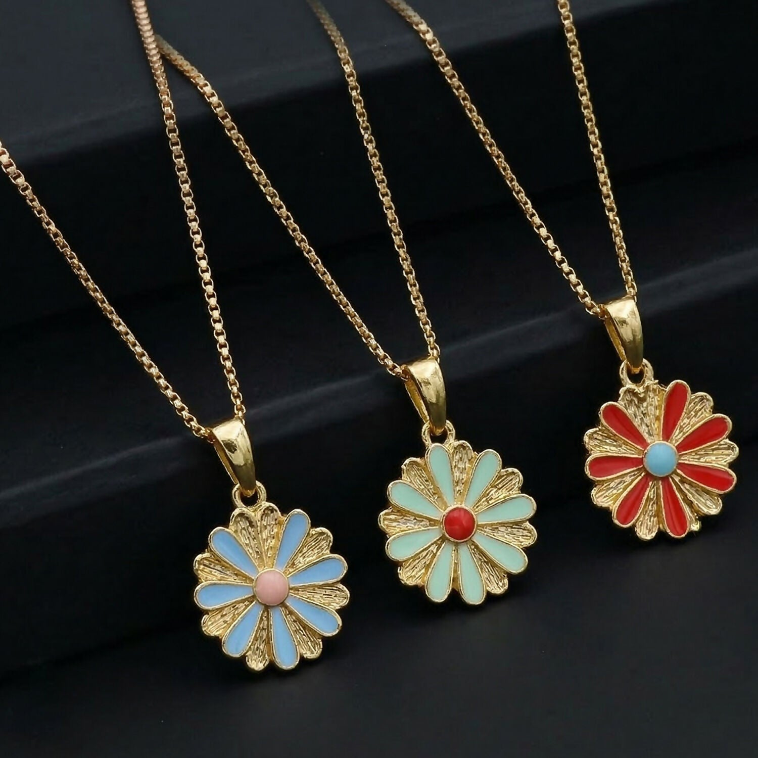 Daisy Flower Gold Pendant Necklaces with Colorful Enamel