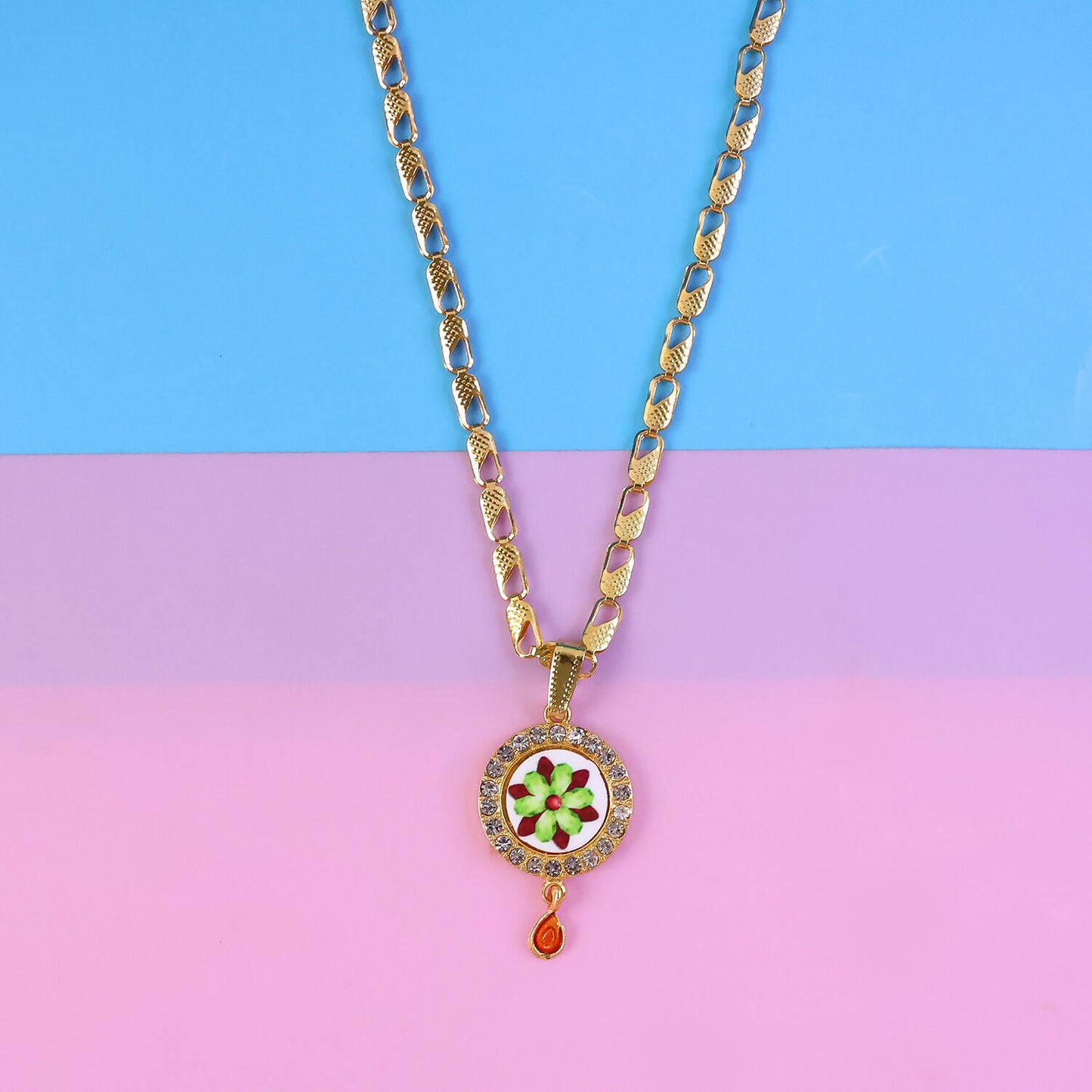 Elegant Gold Plated Pendant Necklace with Floral Design
