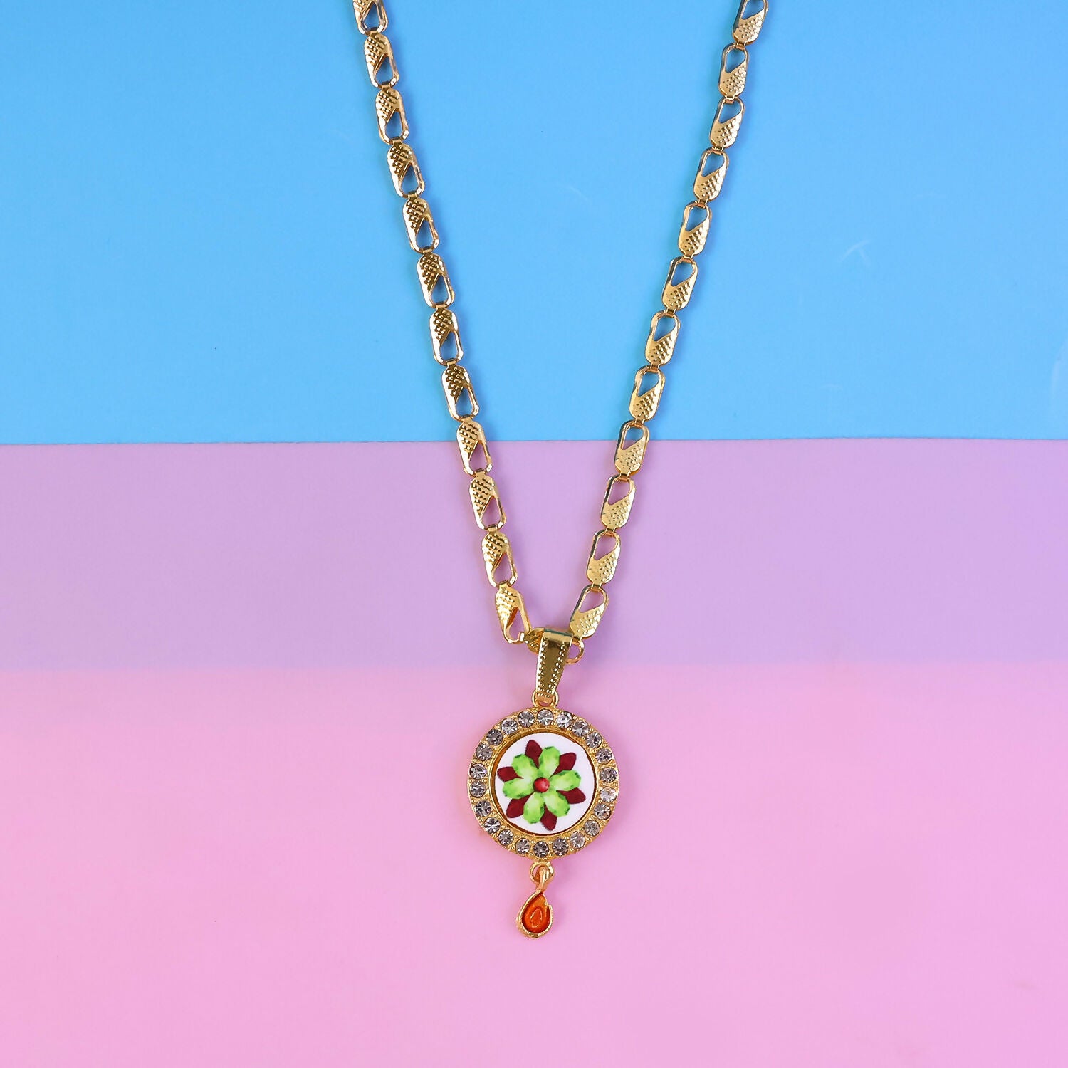Elegant Gold Plated Pendant Necklace with Floral Design